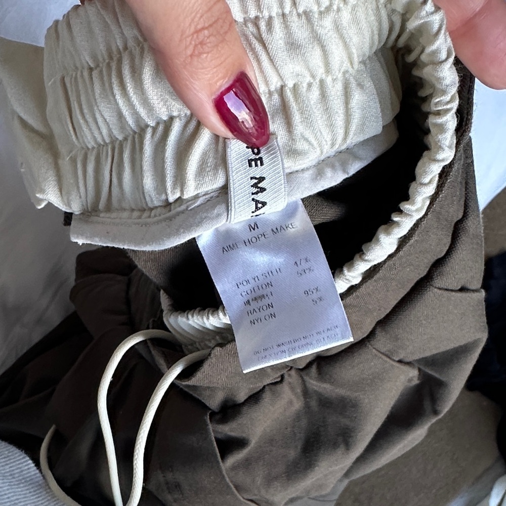Women’s Kaki Pleated Pants View 5